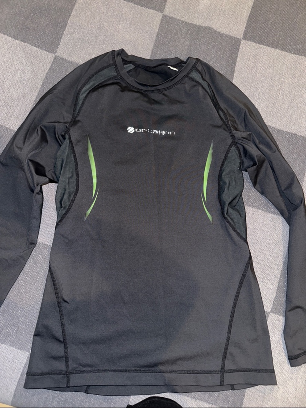 UFC Black Long-Sleeve Training Top with Green Accents men’s size medium